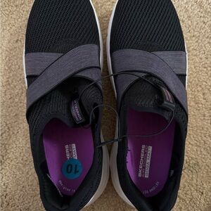 NEW Skechers Women's Black and Purple Sneakers size 10